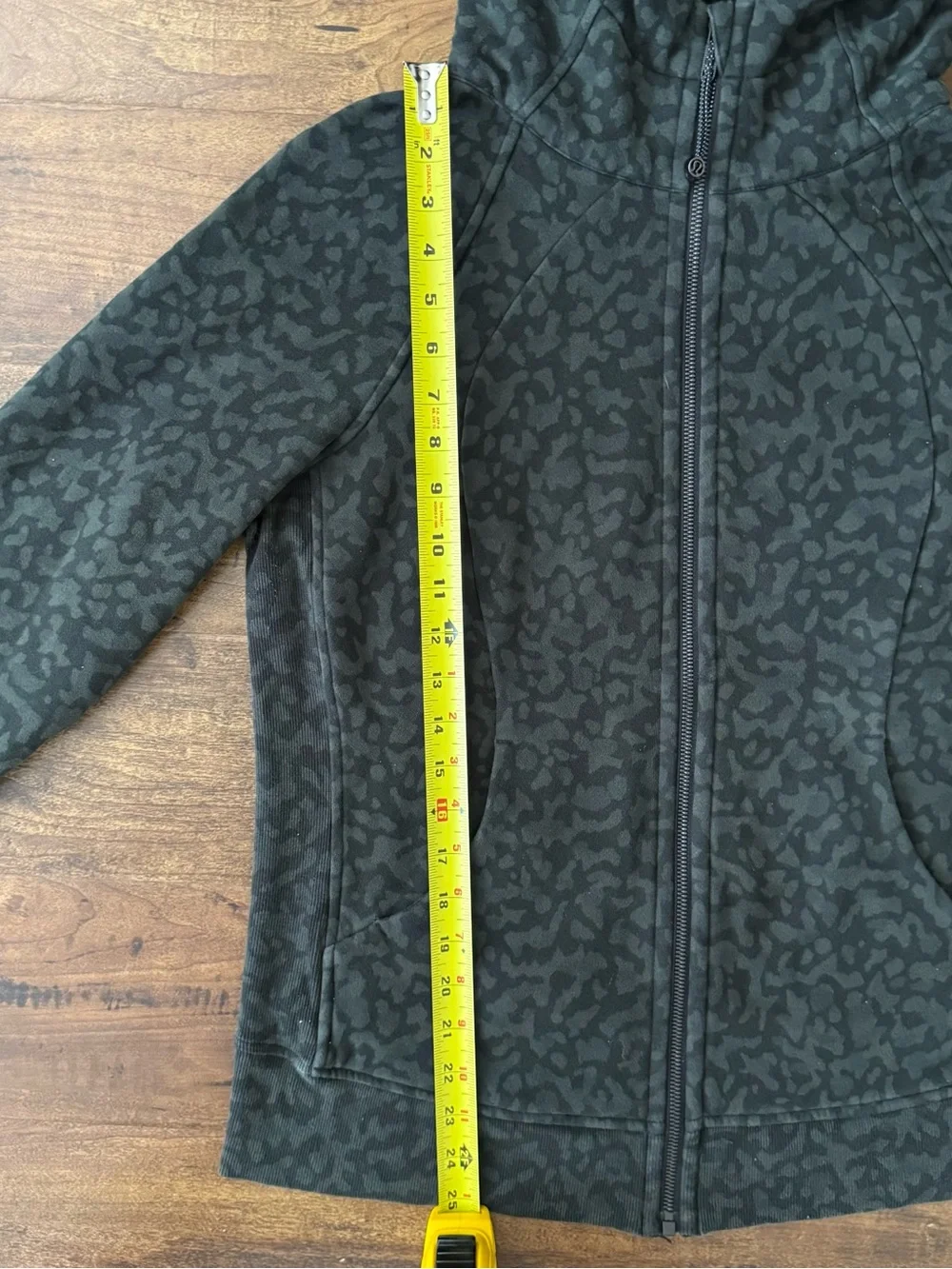 Lululemon Camo Leopard Full Zip Hoodie Jacket Pocket Black/Grey Scuba Thumb Slit